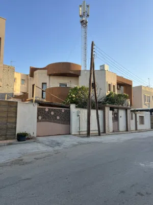 400 m2 3 Bedrooms Townhouse for Rent in Tripoli Al-Serraj