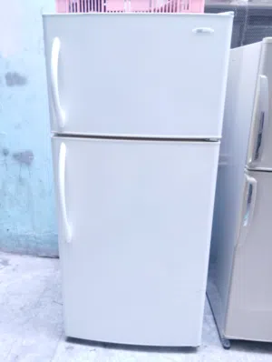 نبيع ثلاجه ونسا 24 قدم بحاله ممتازه حجم كبير سعر مناسب