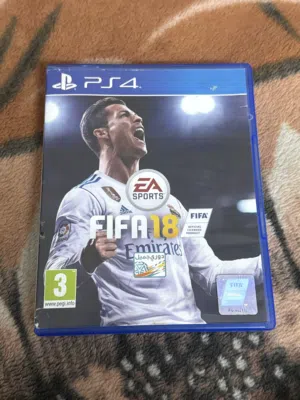 للبيع سيدي fifa18  و سيدي fifa19  إلى سوني 4 مستعملين