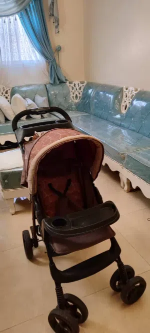 عربه اطفال ماركة عالمية جونيورس