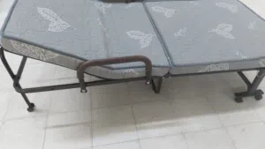 سرير للبيع