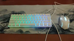 كيبورد وموس جديد و معه الكارتون