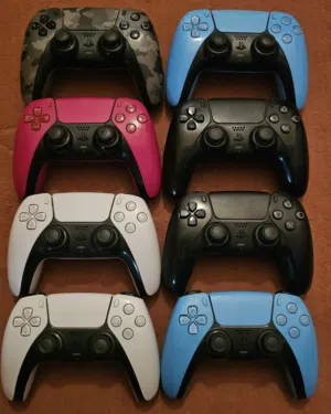 يدين PS5 استعمال