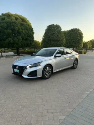 Used Nissan Altima in Al Batinah
