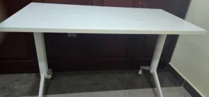 طاولة طعام و دراسة متحركة و قابلة للطي Mobile and foldable dining and study table