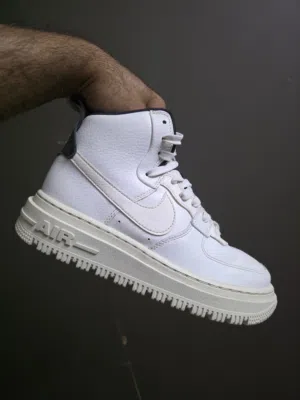 حذاء Nike Air Force 1 الاصلي مستعمل استعمال خفيف مميز لون ابيض للبيع