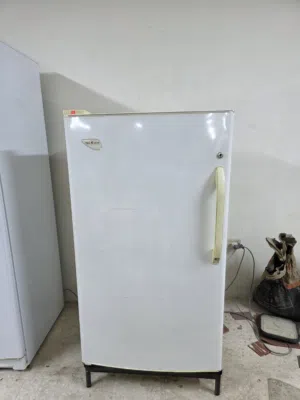 ثلاجه وفريزه للبيع