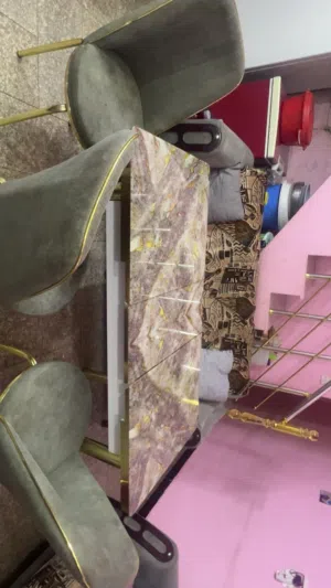 ميز طعام مطبخ