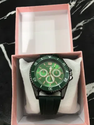 ساعه جميله تليق في الطلعات و العروس و الكشتات لون اخضر و جديده