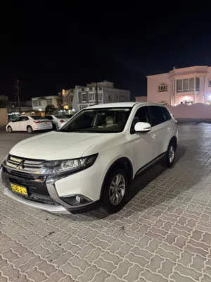 Mitsubishi Outlander 2017 end model SUV 5 seater.
