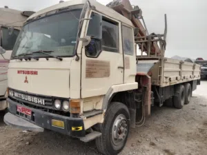 For Sale: Mitsubishi 1984 Crane Truck  Ferrari 197 – 6 Ton Lift