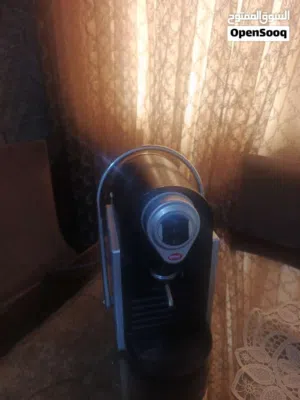 ماكينة قهوة. عميد بحالة ممتازه
