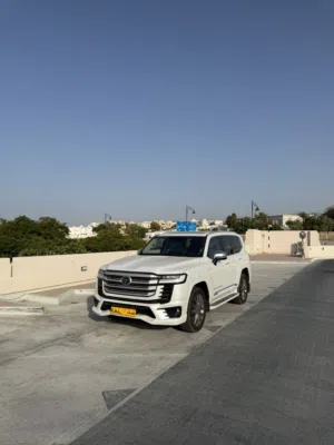 Land Cruiser VXR ( Expat Owned )