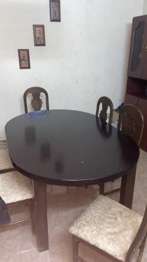 طاولة سفرة كبيرة