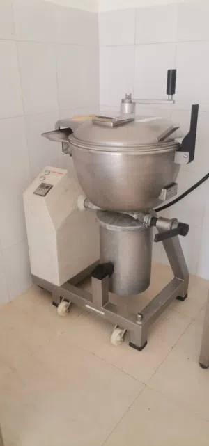 مكنه طحن الحبوب و عمل الحمص و الثوم للمطاعم Stephan machine VERTICAL CUTTER MIXER
