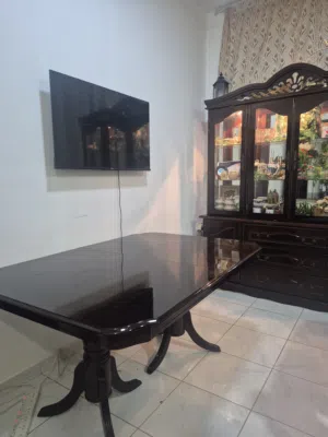 Dining table and buffet cabinet طاولة سفرة .. خزانة بوفيه .