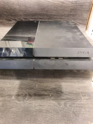 Playstation 4 1000Gb بليستيشن 4 مستعمل 1000 جيجا نضيفه جداً
