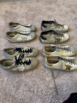 شوزات Golden Goose كلهم اصلي واستعمال شخصي بحاله جيده مقاس 39-40 واي شوز ب 10 دنانير شوز تايجر اصلي