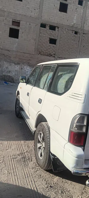 برادو 2001