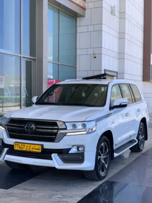 Used Toyota Land Cruiser in Muscat