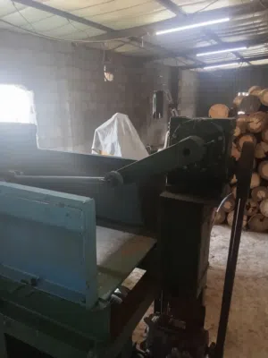 للبيع مكينة نشارة الخشب