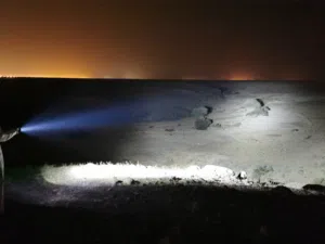 كشاف رحلات قوي بقوه 8000 الف شمعه الإصدار الجديد ضد الماء