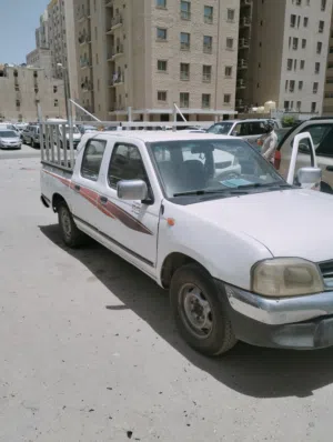 للبيع وانيت نيسان موديل 2007