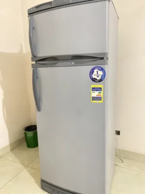 ثلاجة الاسكا مستعملة في حالة ممتازة