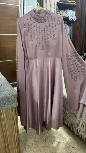 فساتين للبيع