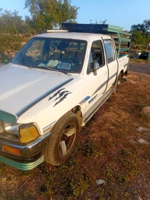 Used Toyota Hilux in Salt