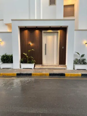 فيلا تشطيب حديث وفخم للبيع في قلب سوق الجمعة 11يونيو خلف حلويات الساحل دورين خليجي وشقة مفصولة