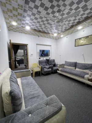 بيت طابقين حي في المهندسين قرب شارع الزبير