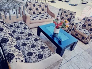 طقم كنب امريكي 7مقاعد استعمال 3شهور بحاله الوكالة مع طاوله وسط 150 وبدون طاوله وسط 130 الموقع ضا ال