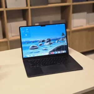 MacBook Air M2 - 15-inch - 8GB RAM - 512GB SSD
