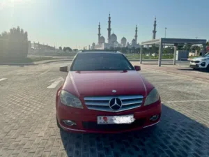 للبيع بداعي السفر مرسيدس c230 مديل 2009 خليجي ممشى 200.000km c230  فل اوبشن الموقع ابو ظبي مدينه شخب