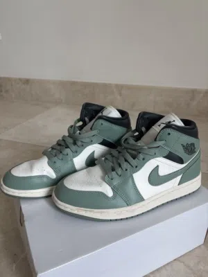 Condition 90% like NEW / used for few times /AIR JORDAN 1 Mid/color : jade smoke - anthracite /40.5
