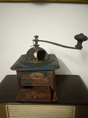 مقتنيات قيمه من زمن الطيببين