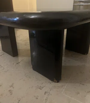 طاوله سوداء قصيره خشب 100٪ ثقيله طولها 30 و عرضها 70