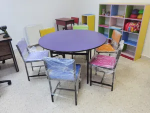 طاولة دائري خشب قواعد حديد مع كراسي دراسية