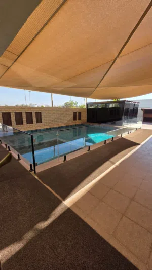 2 Bedrooms . More than 6 bathrooms . 300 m22