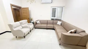 ديوان كورنر مع كرسين