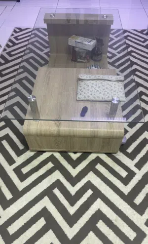 طاولة غرفة جلوس