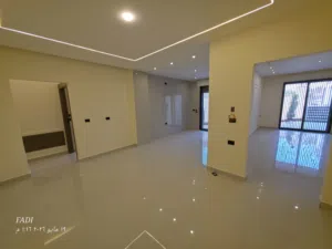 البنيات ـ شقه للبيع فارغه فاخره ومميزه جدا