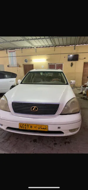 لكزس موديل 2001