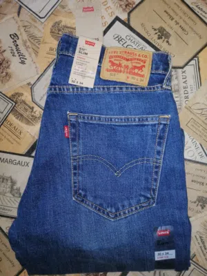 جينز Levi's للبيع الجينز
