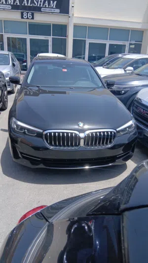 BMW 520I 2022 GCC 93000 km  BMW خليجي بحاله ممتازه