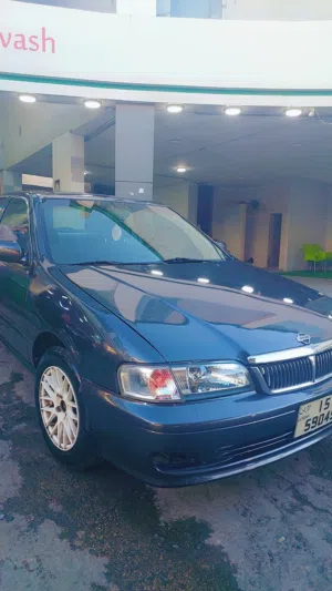 نيسان صني موديل 2000 توب نظافه اوتوماتيك فحص ثلاثه جيد الرابع قصعه اثر ضربه السياره