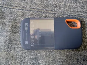 هارد SSD 4 تيرا نوعيته / San Disk/ EXTREME جديد غير مستعمل فقط مفتوح لفحص