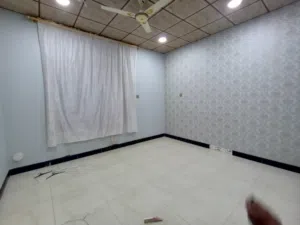 شقة مشتمل طابق اول معزول للايجار في حي الغدير ياسين خريبط تؤجر للمكاتب الرسمية و الموظفين و العوائل