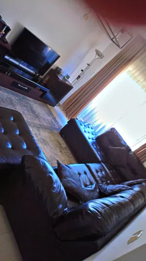 طقم كنب Ashley Home للبيع المستعجل بسبب السفر